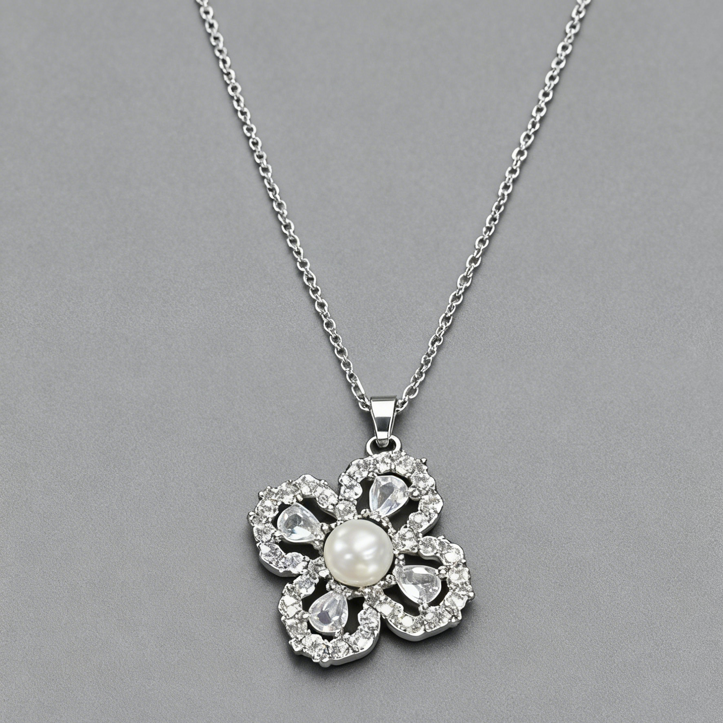 Diamond Clover Pearl Necklace