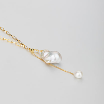 STELLA MARGARITA handcrafted pearl pendant necklace with gold chain and elegant pearl accents